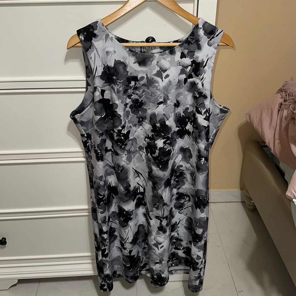 AMAZING CONDITION Women’s DKNY Dress